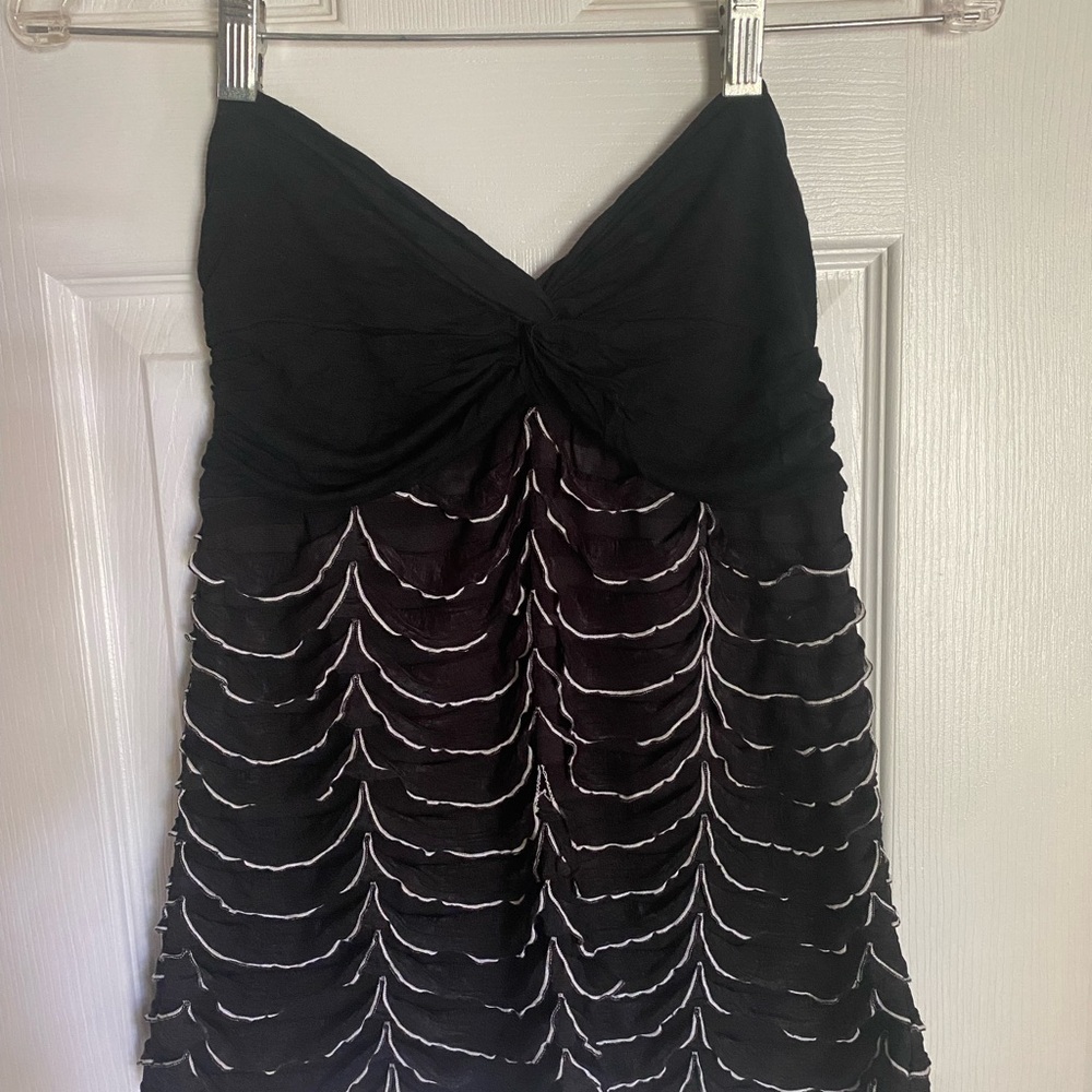 Charlotte Russe Black and White Strapless Crop Top